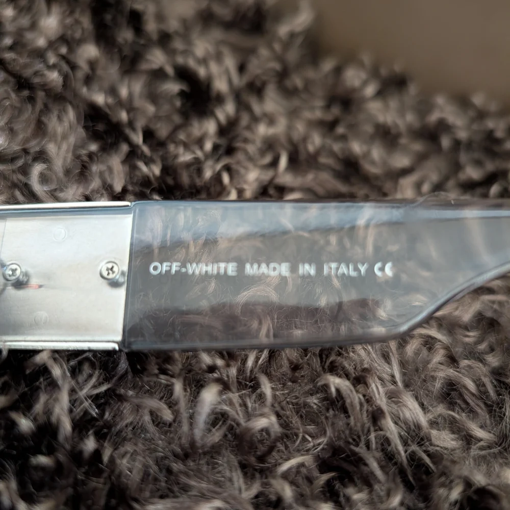 Off-White Square Sunglasses – Clear Frame – Arrow Logo – Made in Italy Off-White Eyewear Arrows square-frame Sunglasses | Grey  main image 2